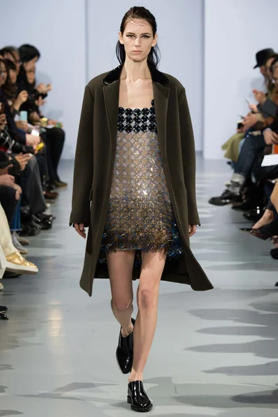 Look 12